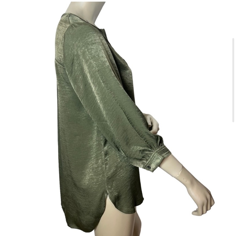 Sold NWT Banana Republic blouse - Picture 4 of 10